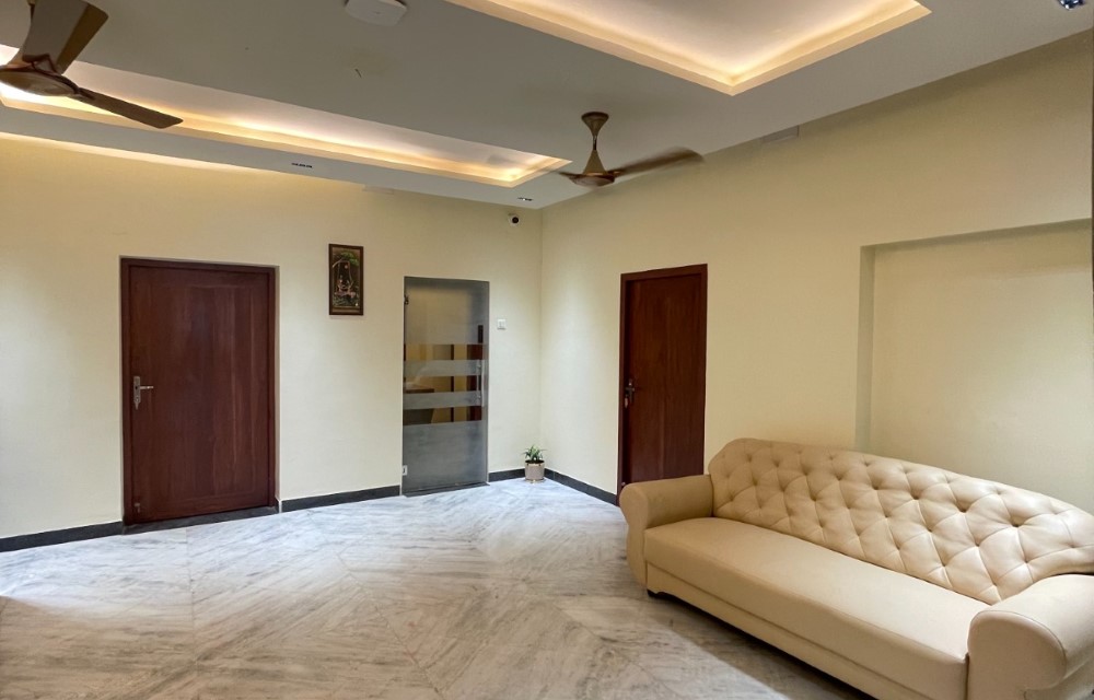 Luxury Hotel Lobby in Dindigul