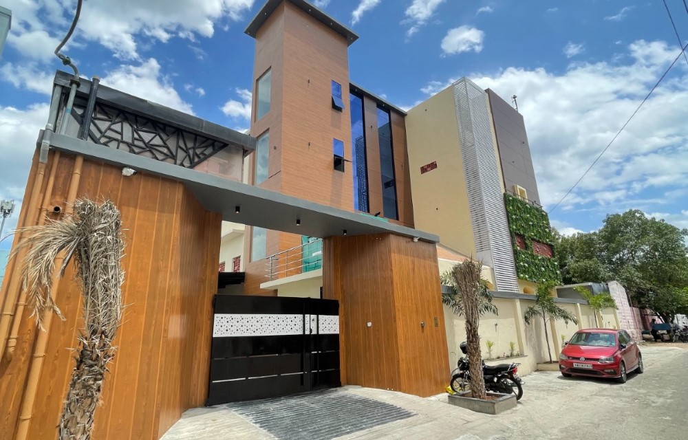 Modern Hotel Entrance in Dindigul
