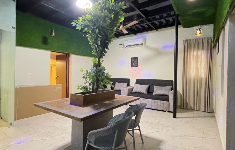 Premium Hotel Reception in Dindigul